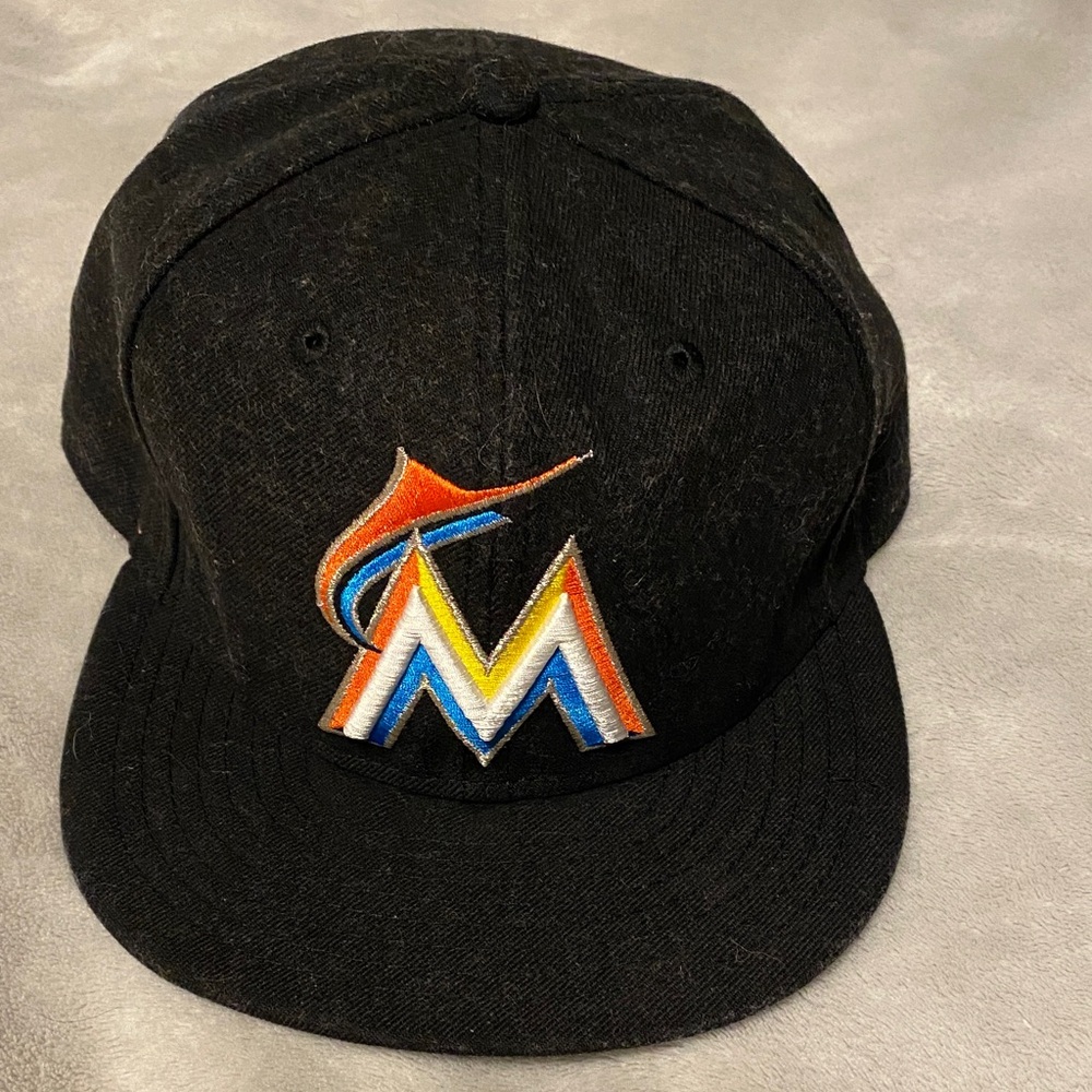 New Era Black Cap with Multicolor Logo/ Florida Marlins